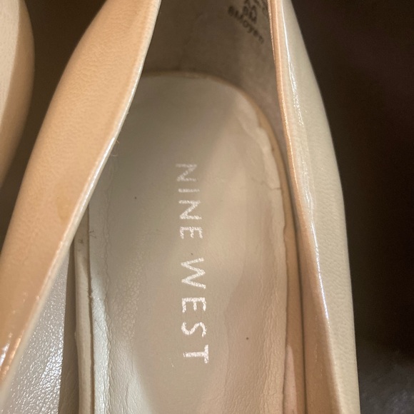 Nine West Faux Patent Taupe Heels Sz 6 - Picture 6 of 9